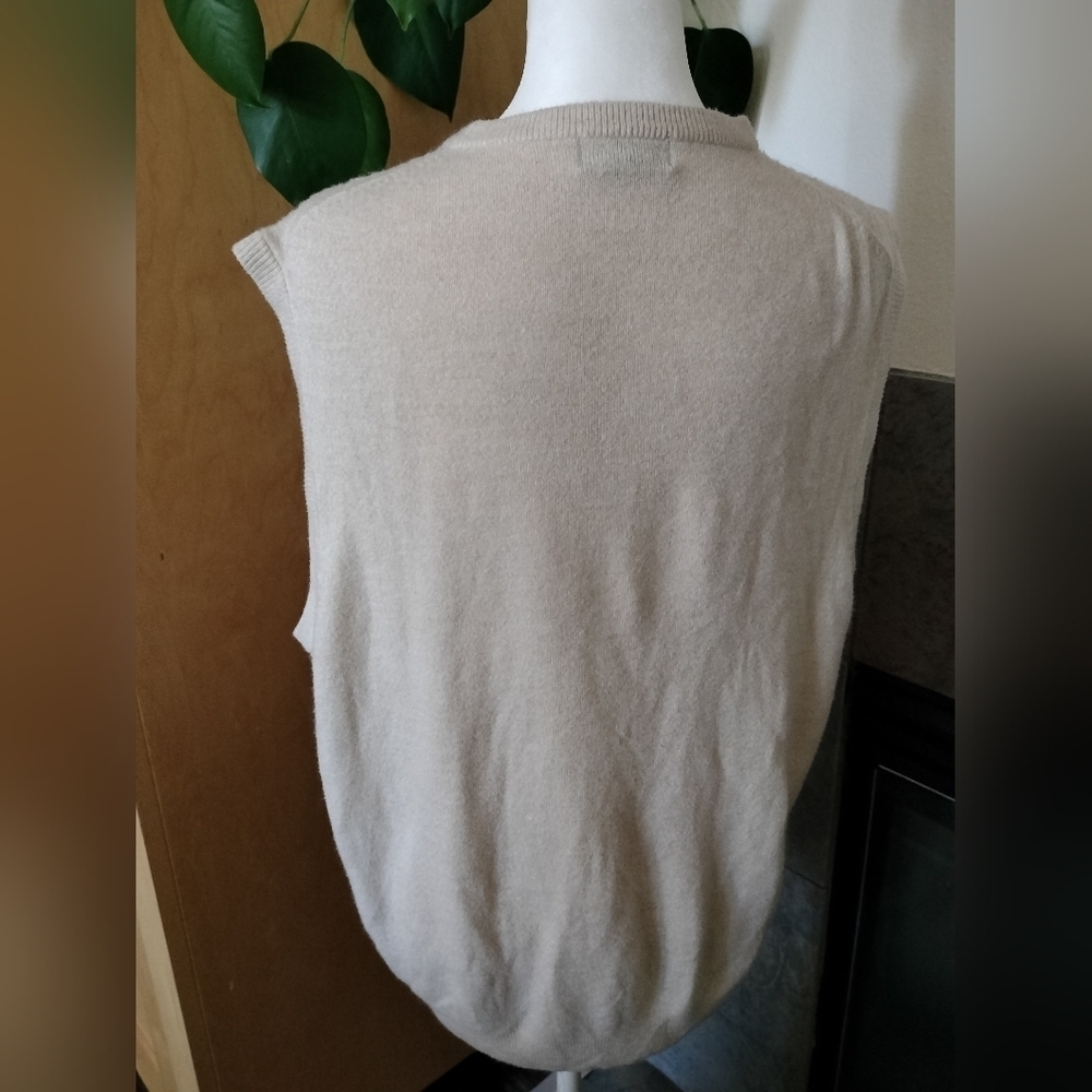 Dockers Cream V-Neck Sweater with Ribbed Academia Style - Picture 3 of 4